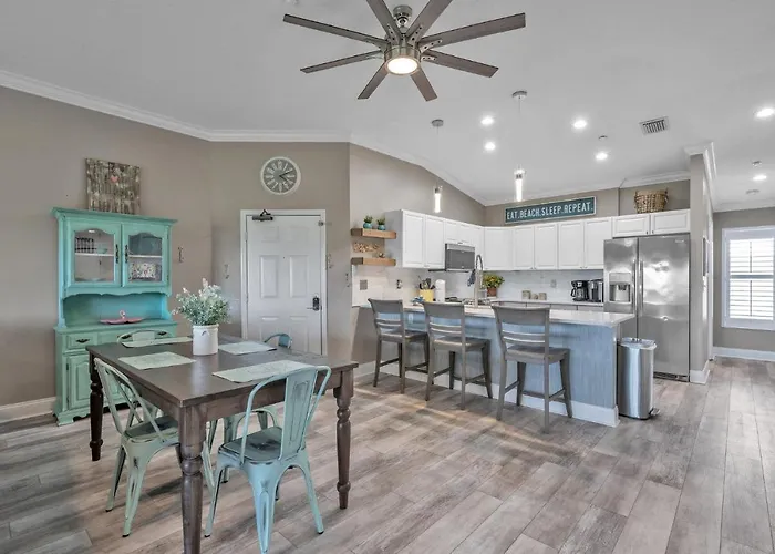 Perfect 2-bed 2-bath Townhome With 1390 Sq Ft And Garage By The