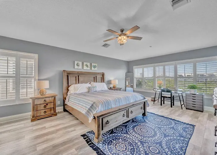 Apartment Perfect 2-bed 2-bath Townhome With 1390 Sq Ft And Garage By The