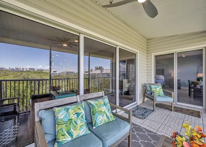 Perfect 2-bed 2-bath Townhome With 1390 Sq Ft And Garage By The Clearwater Beach