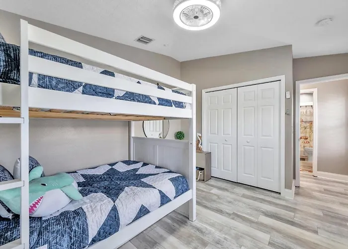 Perfect 2-bed 2-bath Townhome With 1390 Sq Ft And Garage By The Apartment