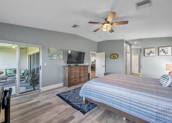 Perfect 2-bed 2-bath Townhome With 1390 Sq Ft And Garage By The *