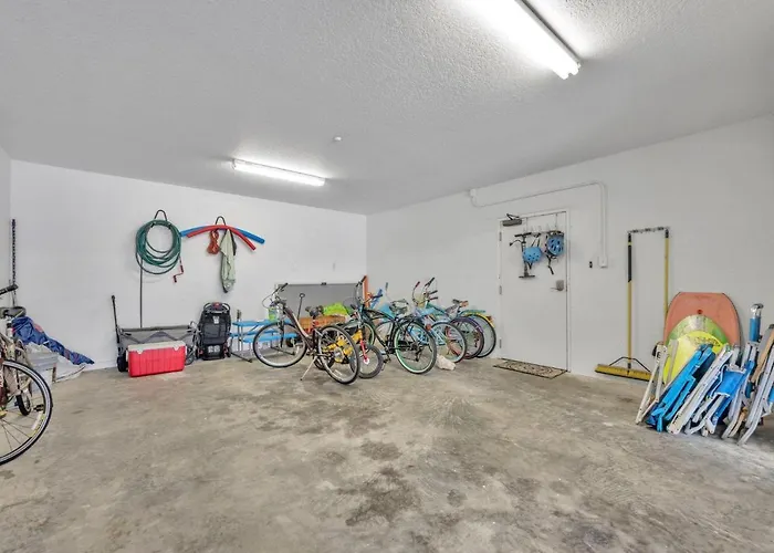 Perfect 2-bed 2-bath Townhome With 1390 Sq Ft And Garage By The Apartment *