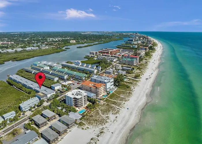 Apartment Perfect 2-bed 2-bath Townhome With 1390 Sq Ft And Garage By The *