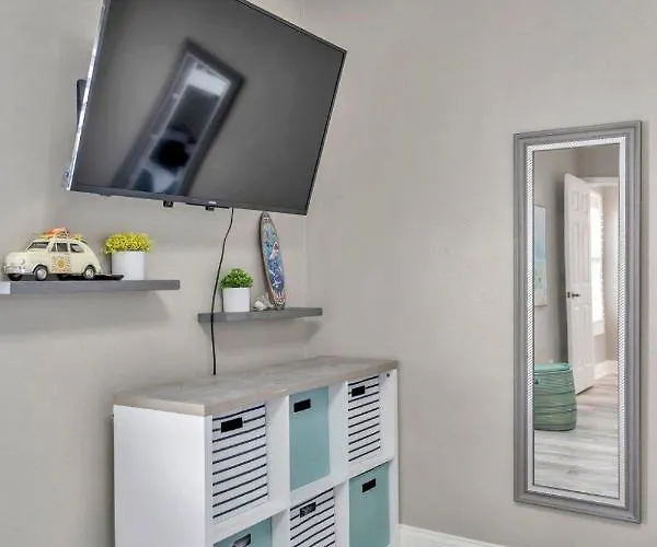 Apartment Perfect 2-bed 2-bath Townhome With 1390 Sq Ft And Garage By The *