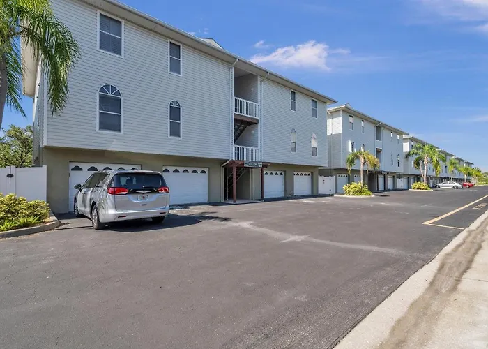 Perfect 2-bed 2-bath Townhome With 1390 Sq Ft And Garage By The
