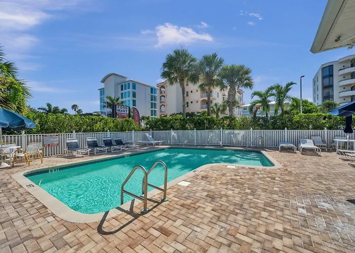 Perfect 2-bed 2-bath Townhome With 1390 Sq Ft And Garage By The Apartment Clearwater Beach